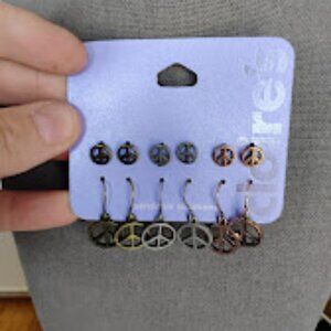 Claire's Peace Sign earrings set